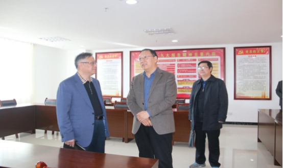 省委常委、省總工會主席馬吉孝等一行蒞臨青海物產集團公司視察，調研指導道路貨運企業建會、貨運司機入會等工作